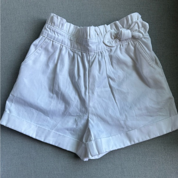 Janie and Jack white shorts, flower, stretchy white shorts, 12-18months